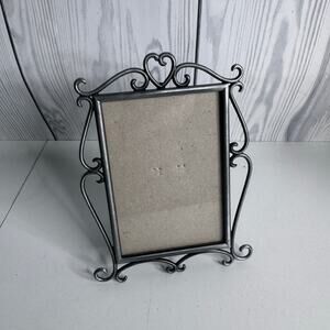 Vtg Ornate Metal Scroll Photo  Frame Easel Stand 5x7” Elegant Cottage Core